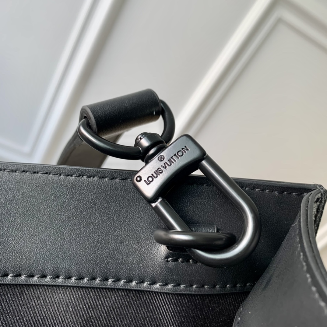 l**is V*t*n sac plat bag-36.5 x 38 x 9cm