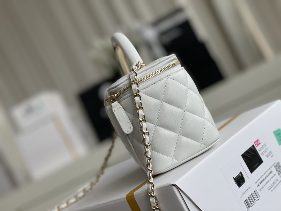 Ch@nel Cosmetic Bag-Lambskin-18CM