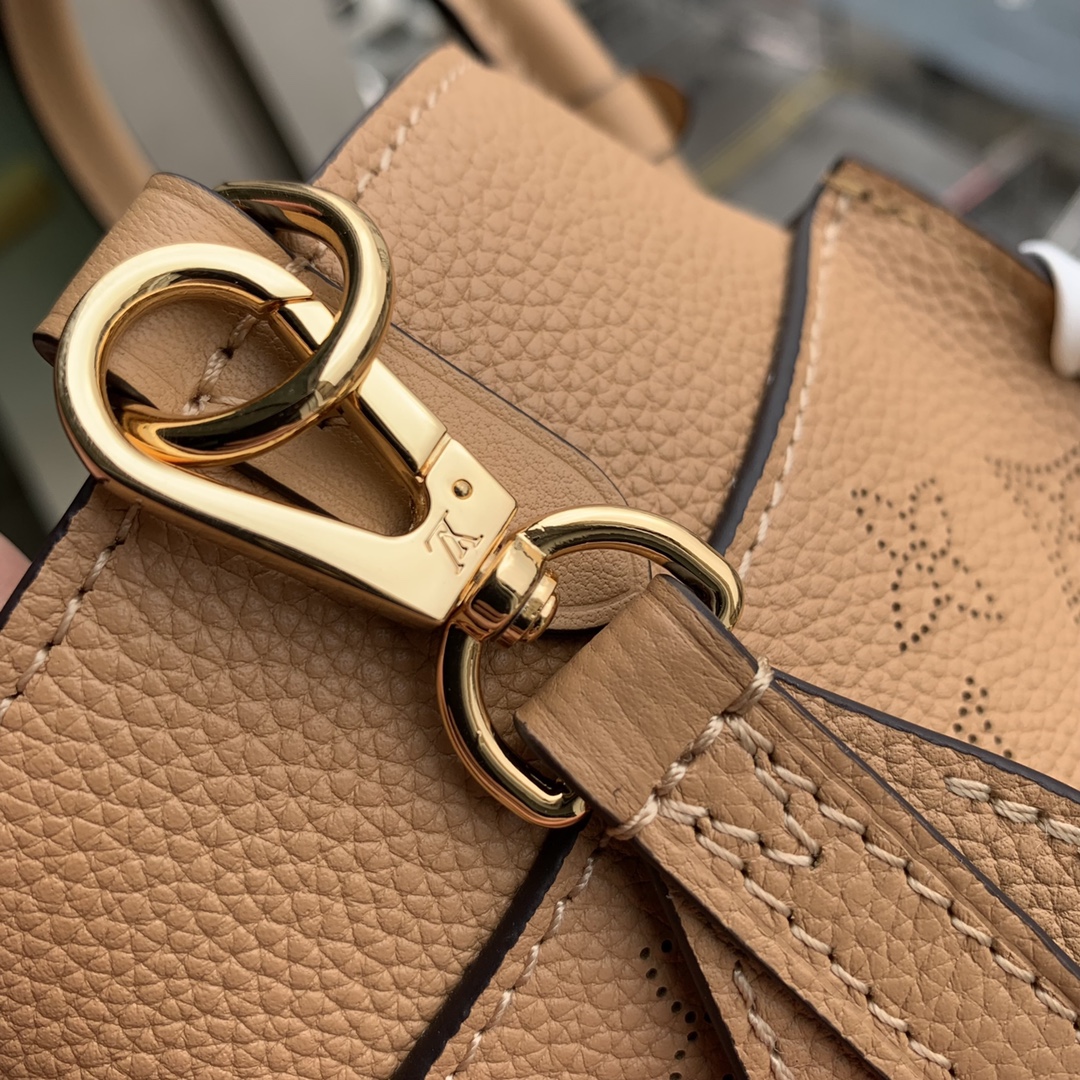 l**is V*t*n on my side tote bag-25*20*12cm