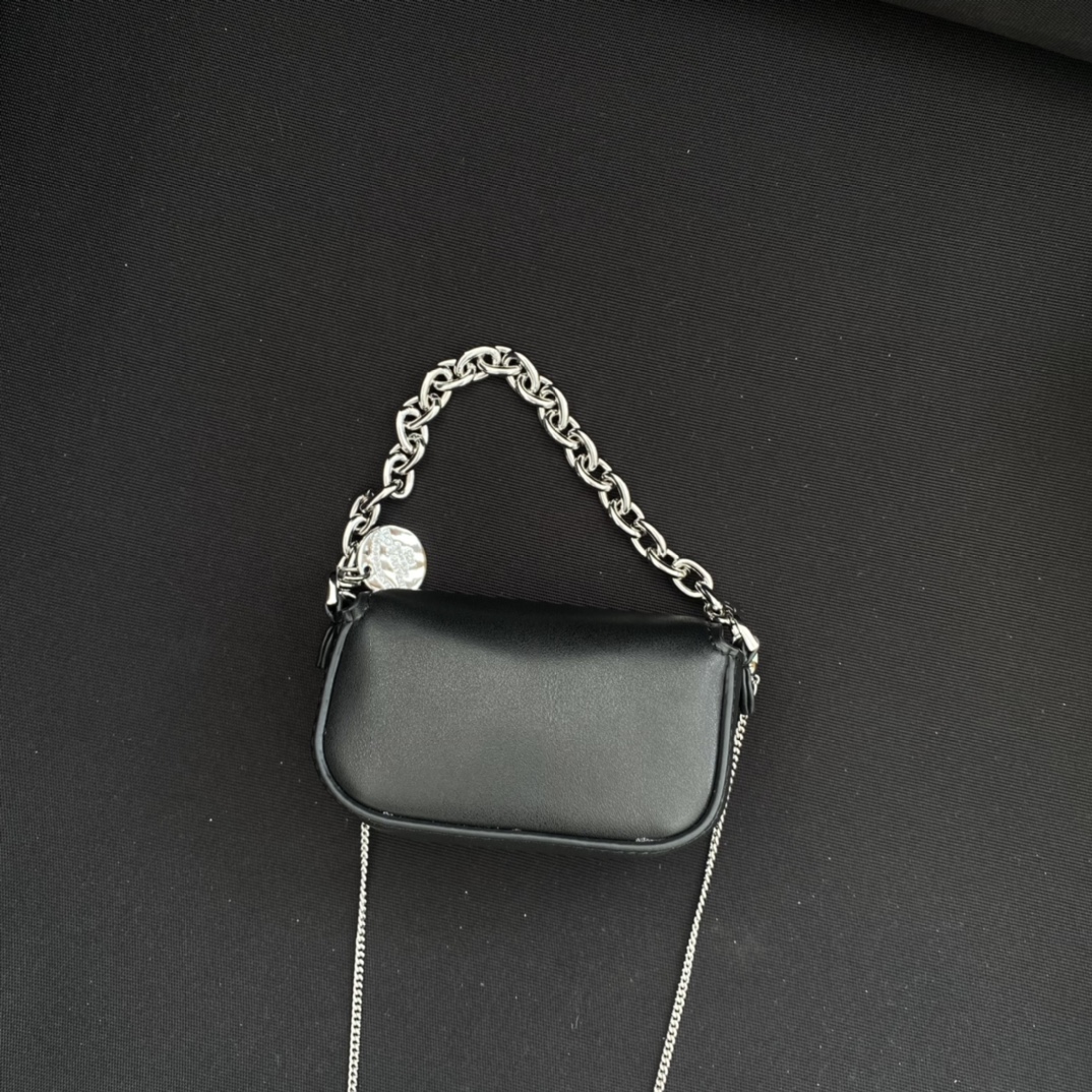 f**di&T*f*ny baguette bag-11×6.5×2.5cm