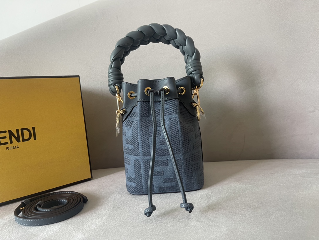 F**di mini mon tresor bag -12x18x10cm