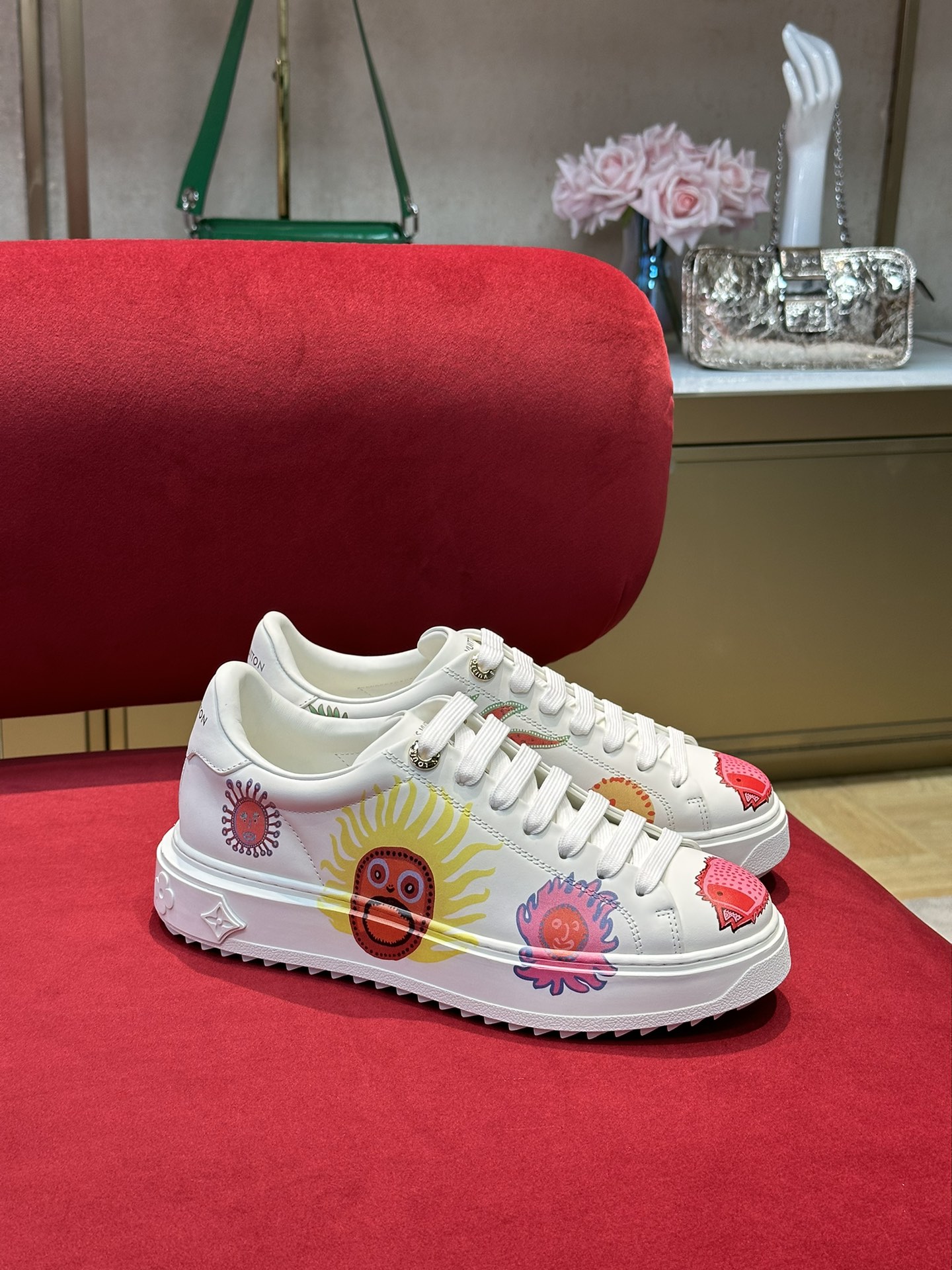 l**is V*t*n time out sneaker