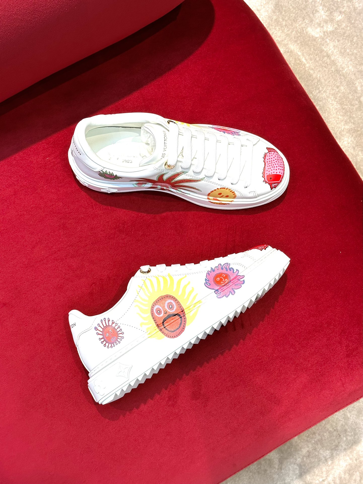 l**is V*t*n time out sneaker