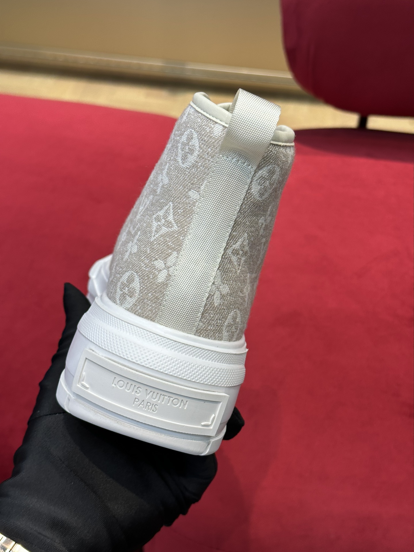 l**is V*t*n squad sneaker