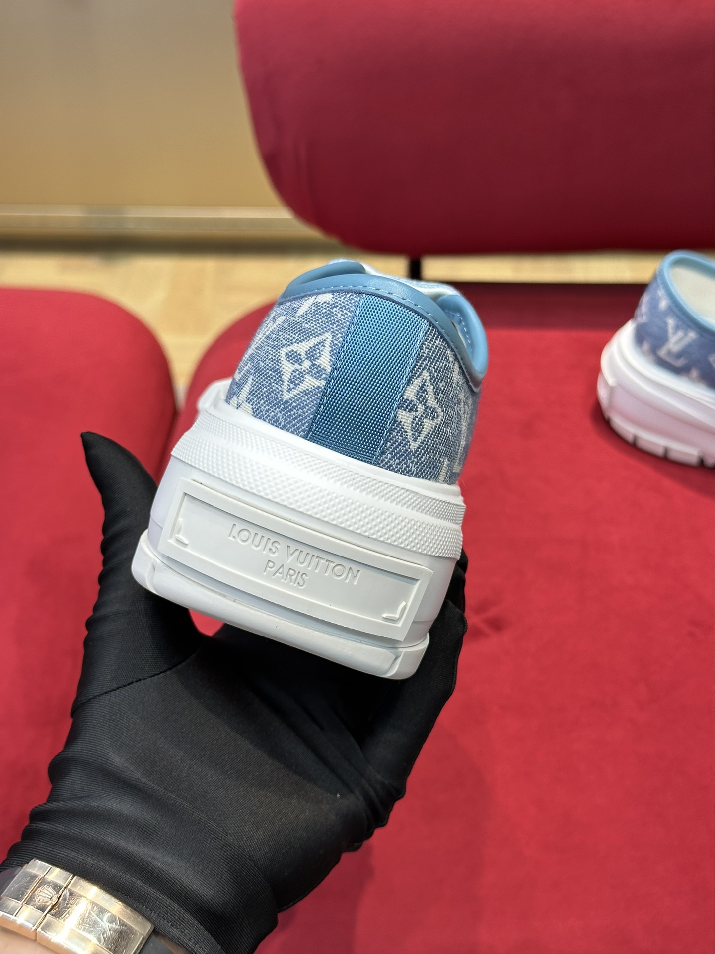 l**is V*t*n squad sneaker