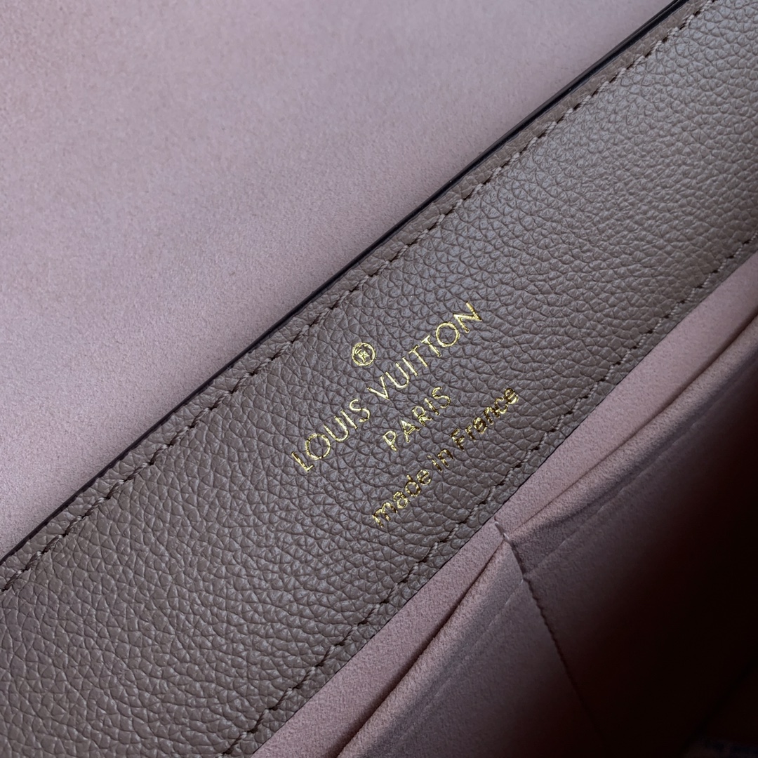 l**is V*t*n lockme ever m51395-31*46*17cm