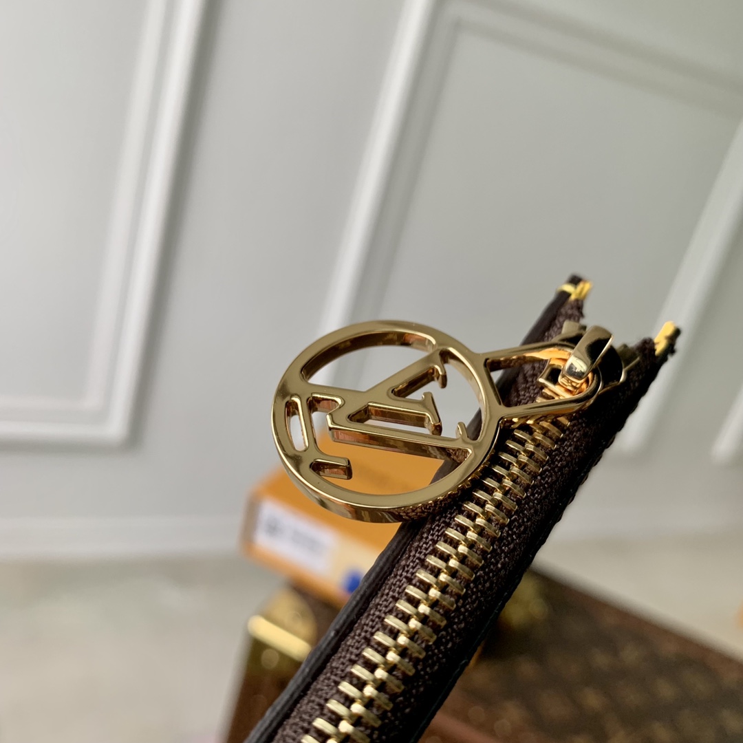 l**is V*t*n wallet-m81881-12 x 8 x 0.8cm