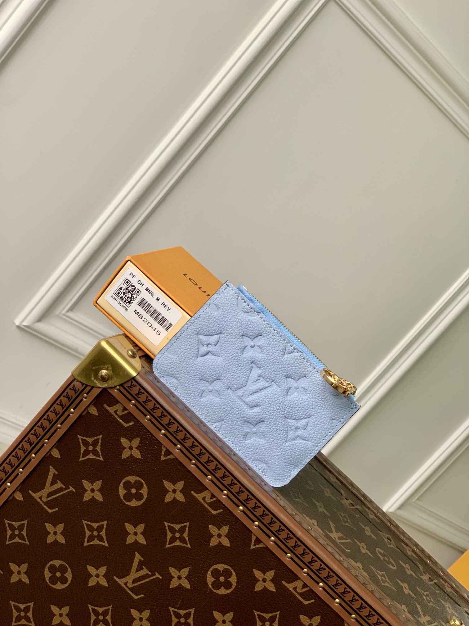 l**is V*t*n wallet-m81881-12 x 8 x 0.8cm