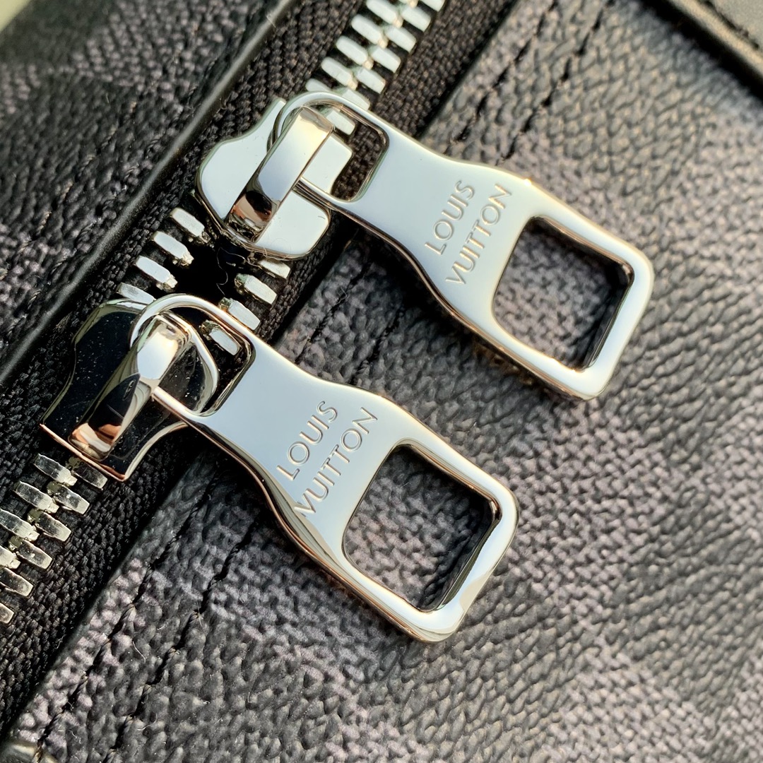 l**is V*t*n city keepall-27x17x13cm