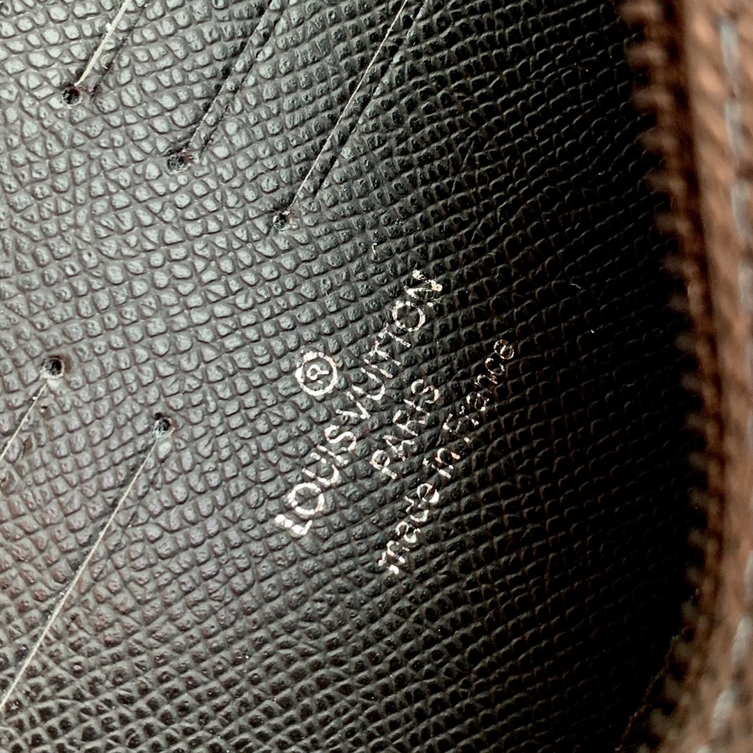 l**is V*t*n pochette kasai -25 x 15.5 x 6.5 cm