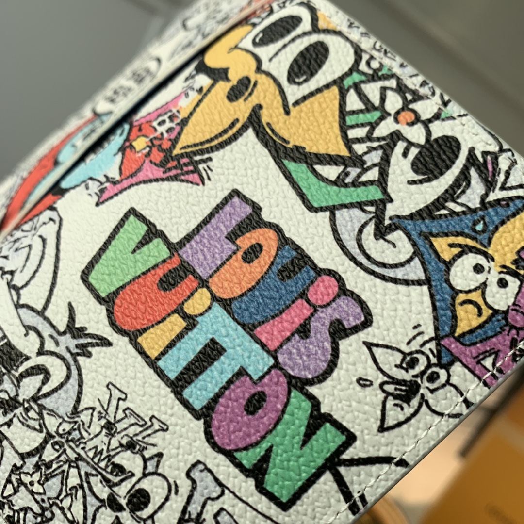 l**is V*t*n wallet-7.5 x 11.1 x 1.0cm