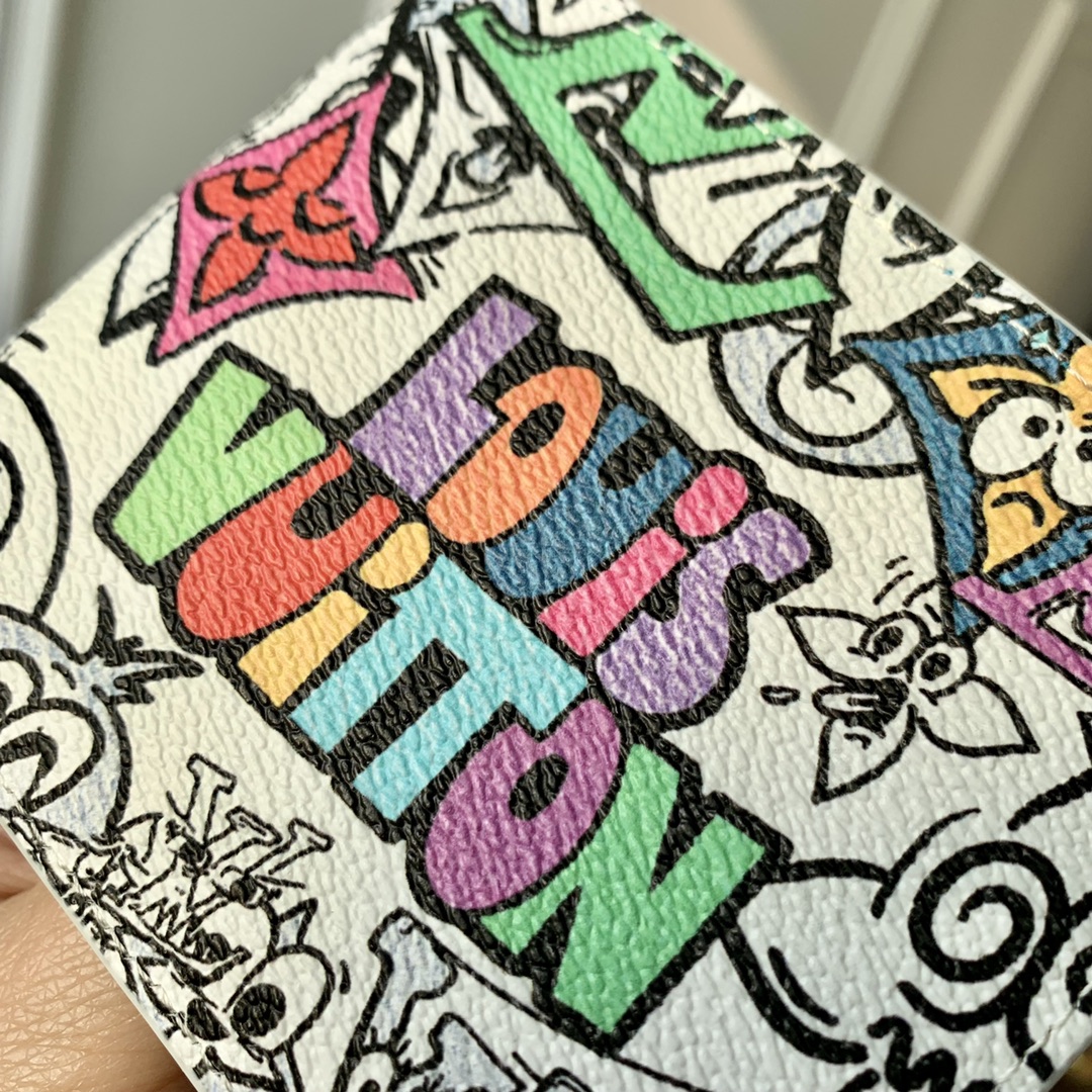 l**is V*t*n multiple wallet-11.5 x 9 x 1.5 cm