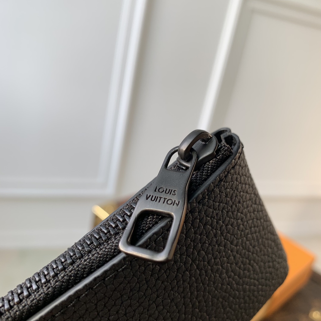 l**is V*t*n wallet-12.0x 7cm