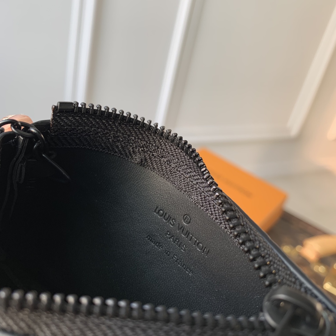 l**is V*t*n wallet-12.0x 7cm