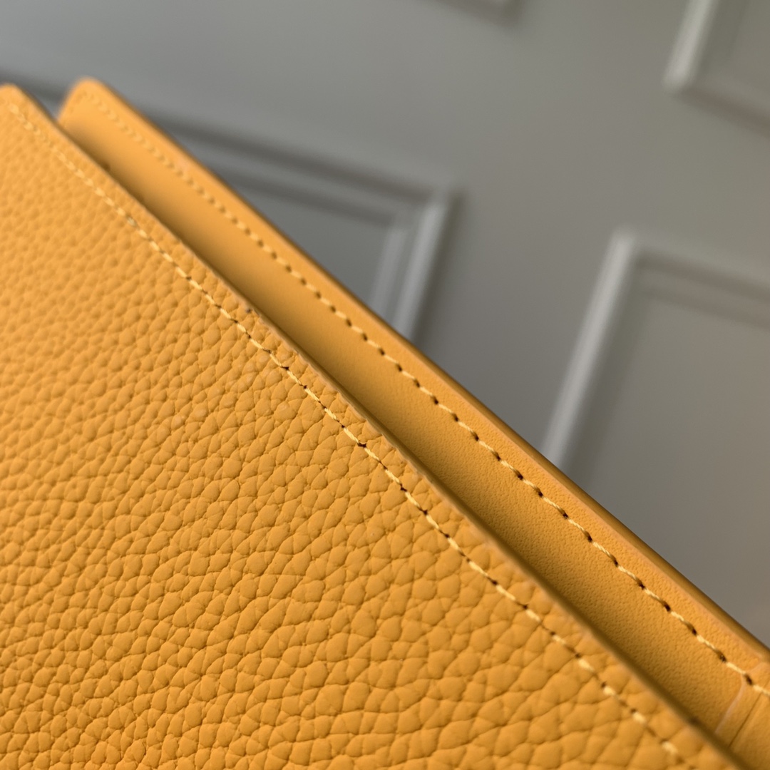 l**is V*t*n brazza wallet-10*19*2cm