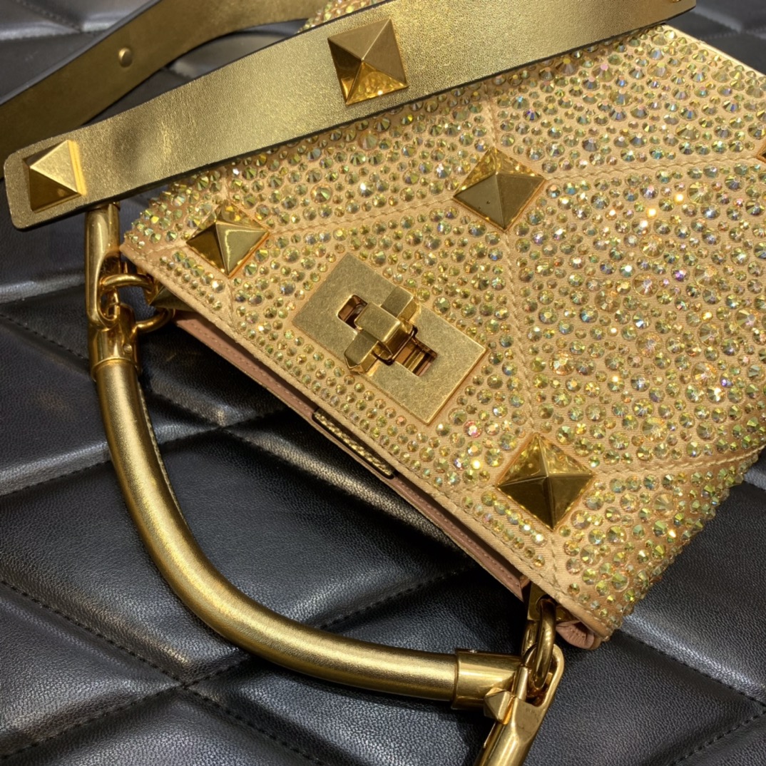 Valentin0 Garavani Roman Stud Size-20*10*9CM