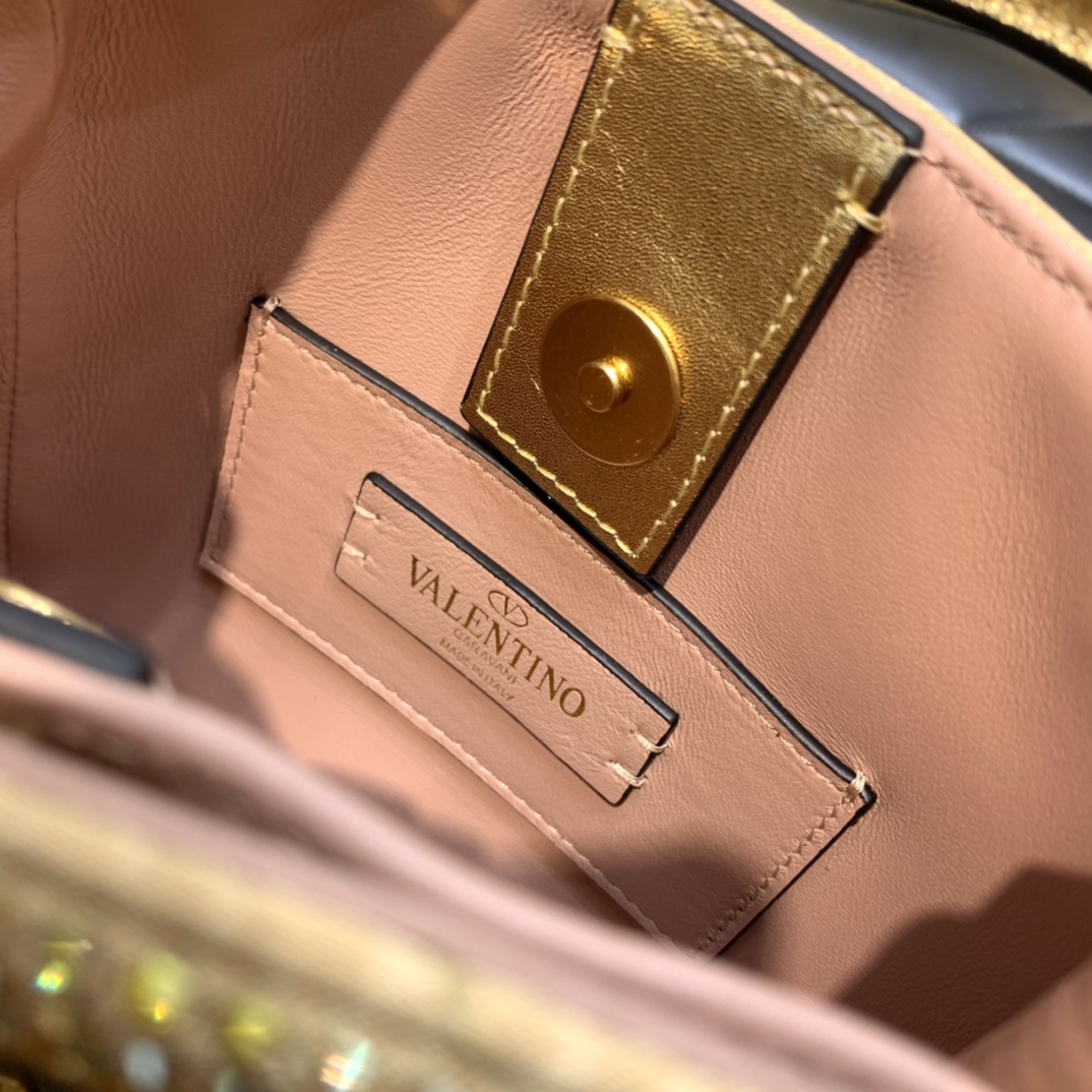 Valentin0 Garavani Roman Stud Size-20*10*9CM