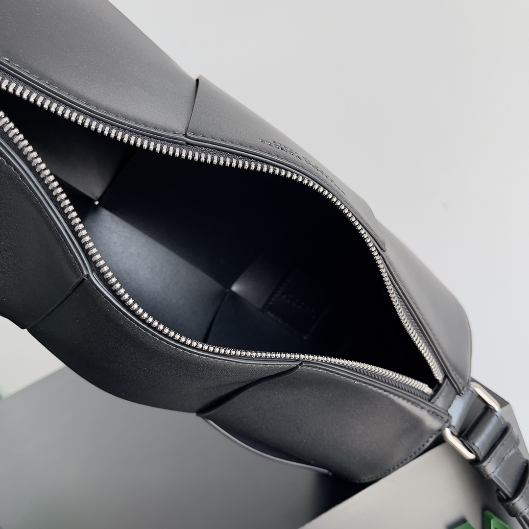 Bo*te*ga ve*ne*ta arco bag-31*14*14cm