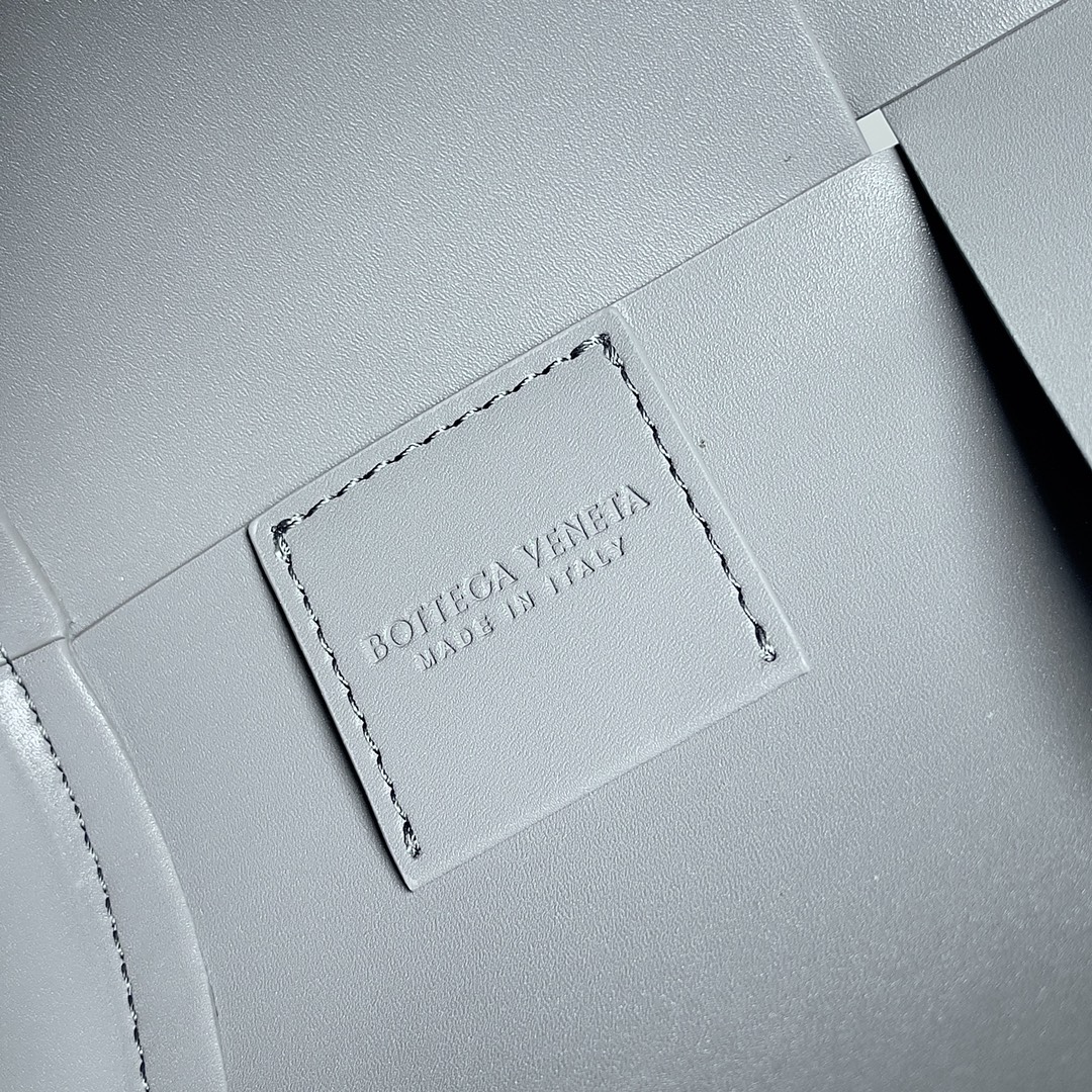 Bo*te*ga ve*ne*ta arco bag-31*14*14cm