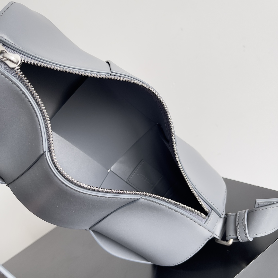 Bo*te*ga ve*ne*ta arco bag-31*14*14cm