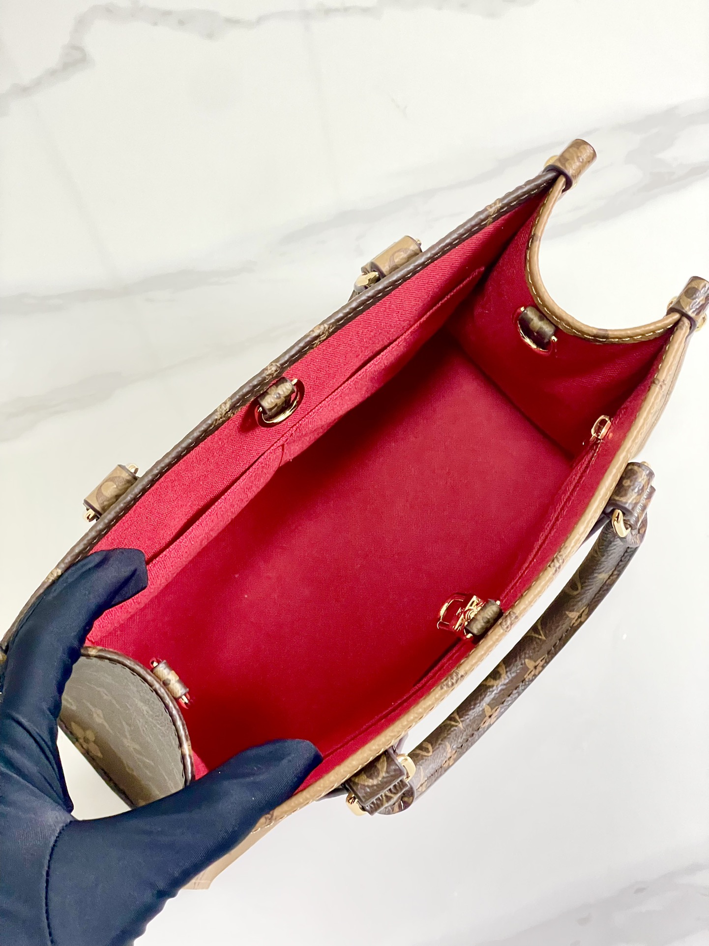 l**is V*t*n onthego handbag-25*19*11.5 cm