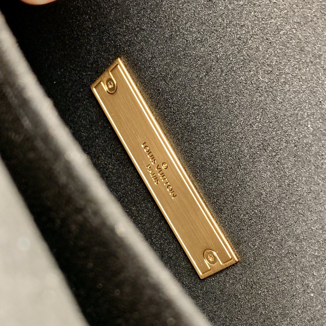 l**is V*t*n mini dauphine bag-20*15*9cm