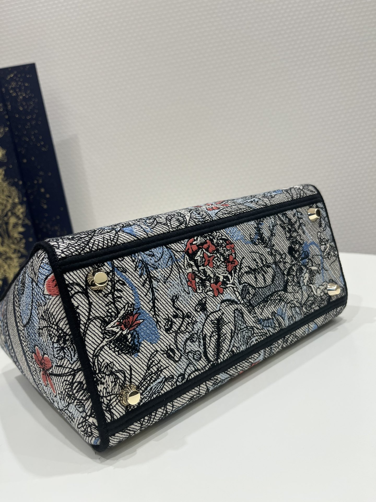 lady D*or handle bag-24×20×11cm