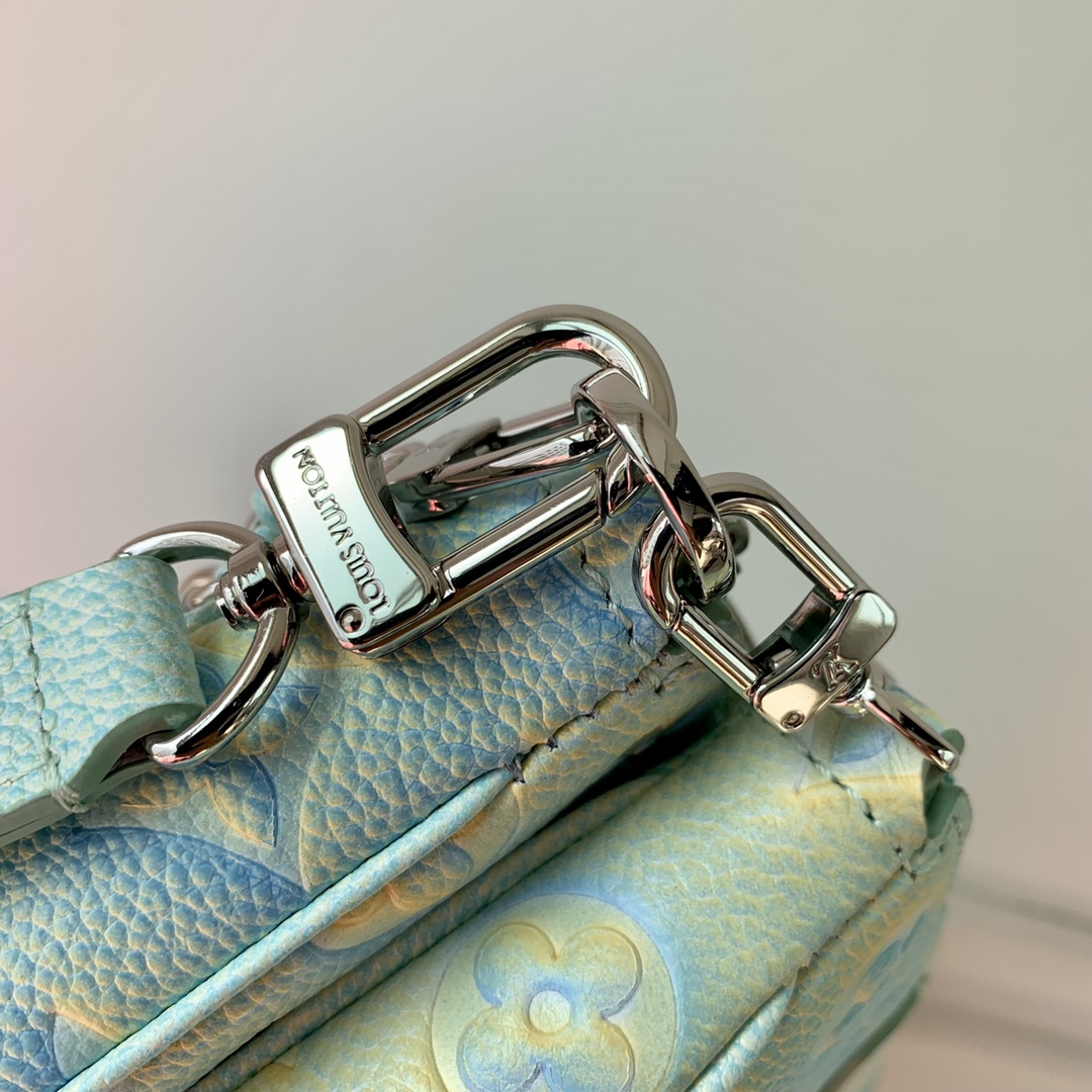 l**is V*t*n multi pochette accessoires m46180-24*13.5* 4cm