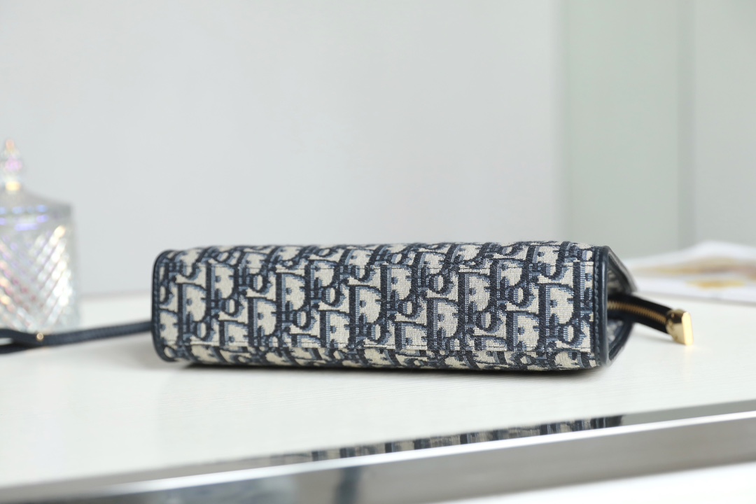 D*or pouch- 26×19.5×7cm