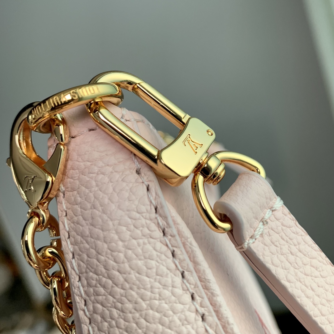 l**is V*t*n easy pouch on strap-19x11.5x3cm