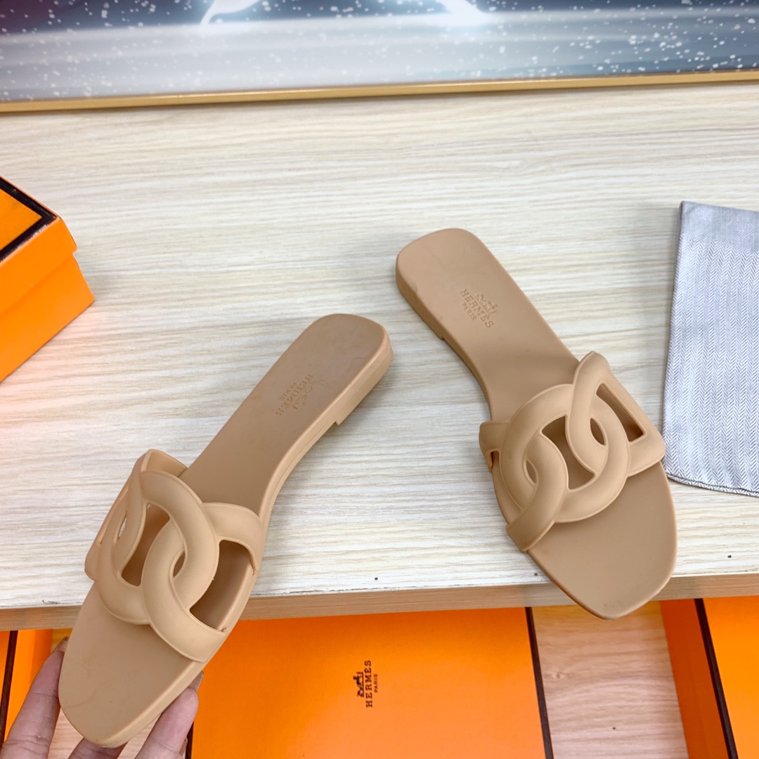 H**mes sandals