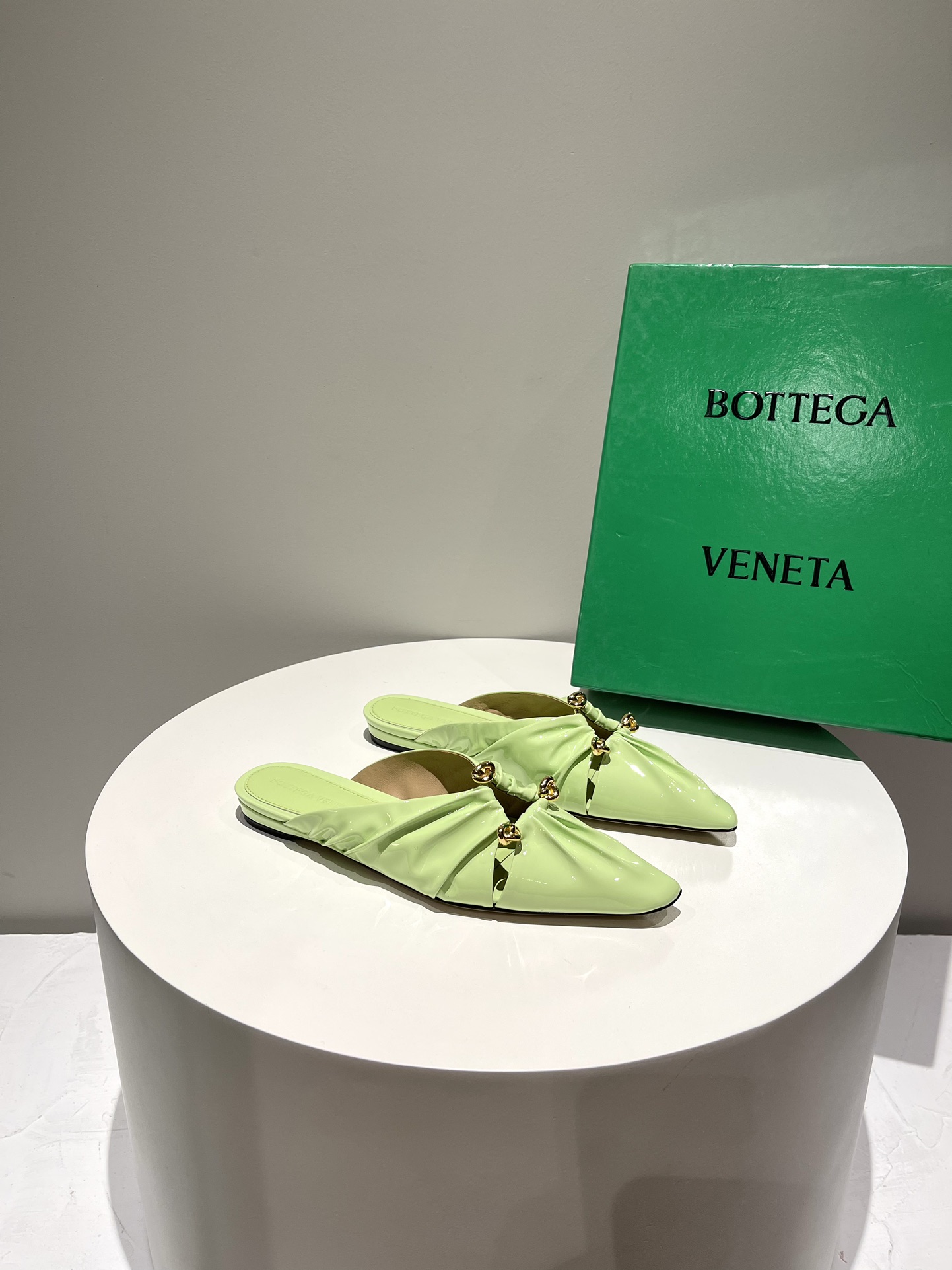 Bo*te*ga ve*ne*ta sandals