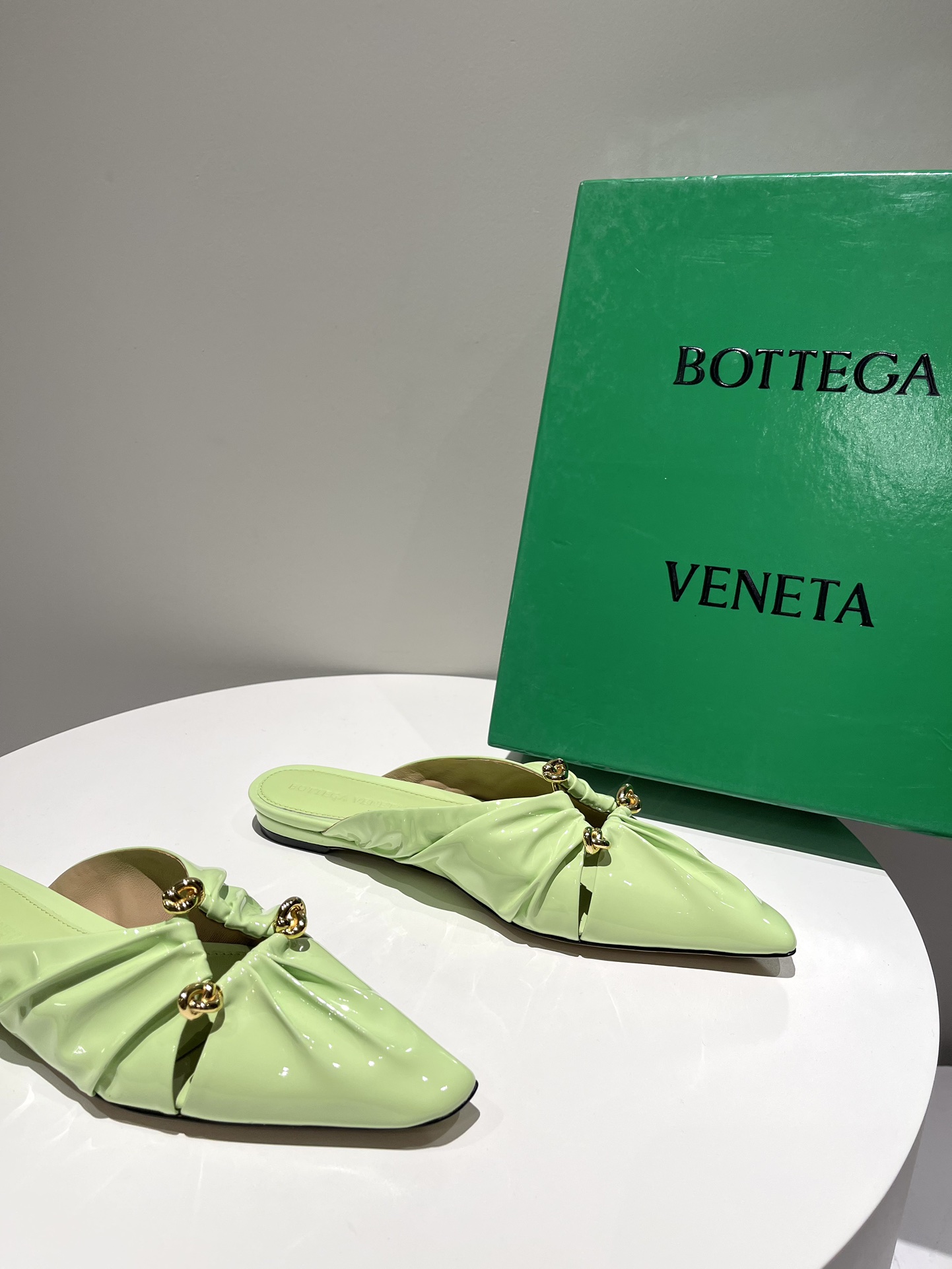 Bo*te*ga ve*ne*ta sandals