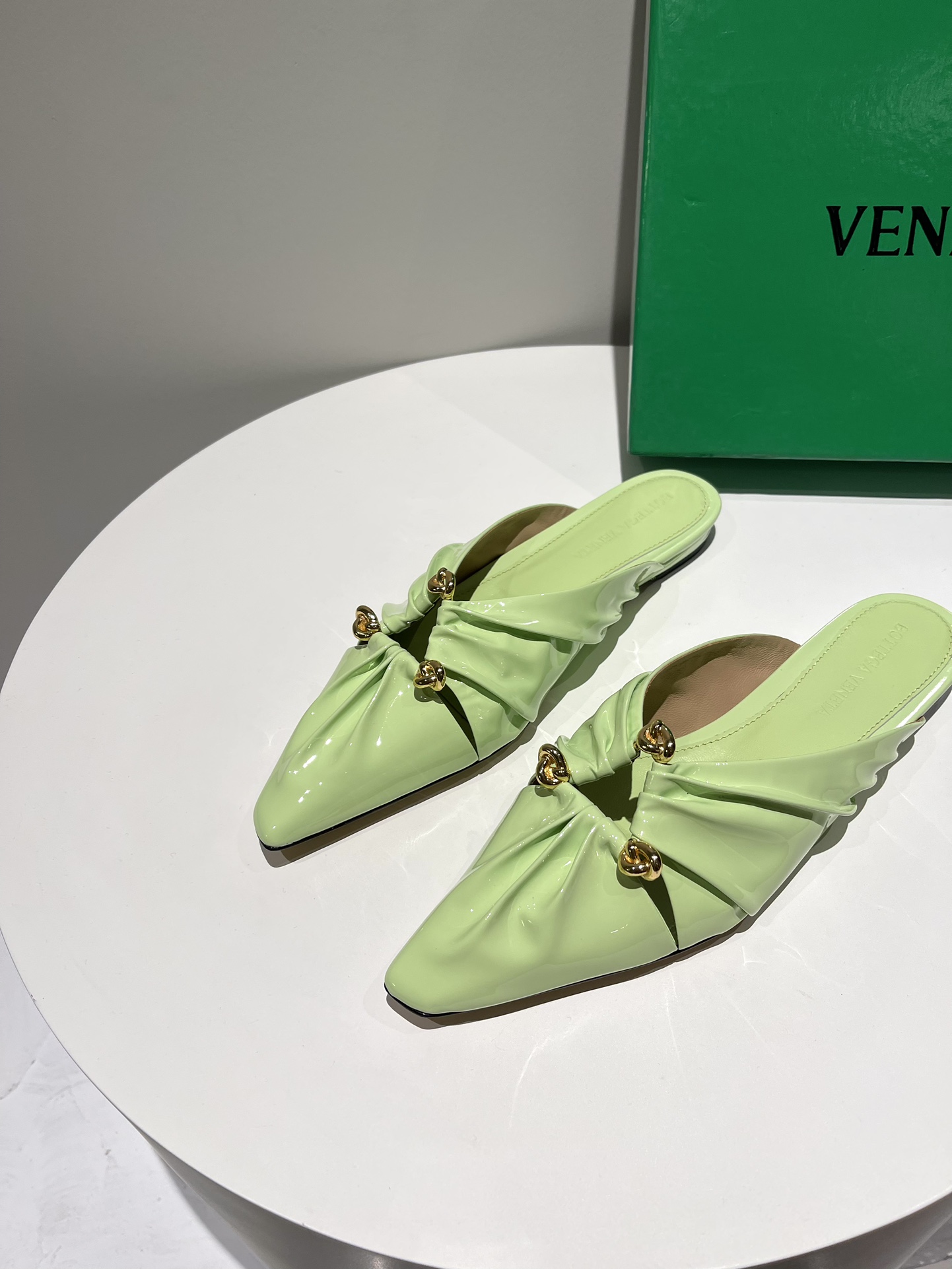 Bo*te*ga ve*ne*ta sandals