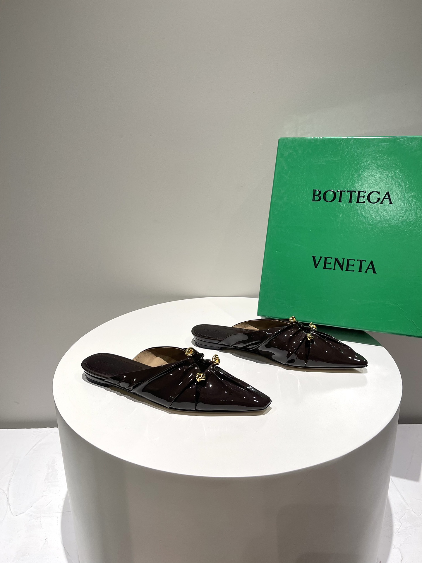 Bo*te*ga ve*ne*ta sandals