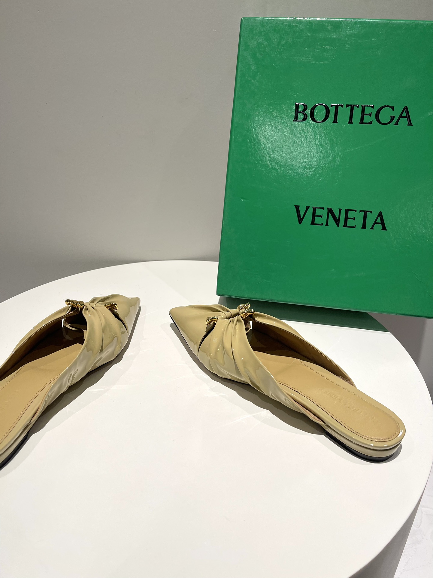 Bo*te*ga ve*ne*ta sandals