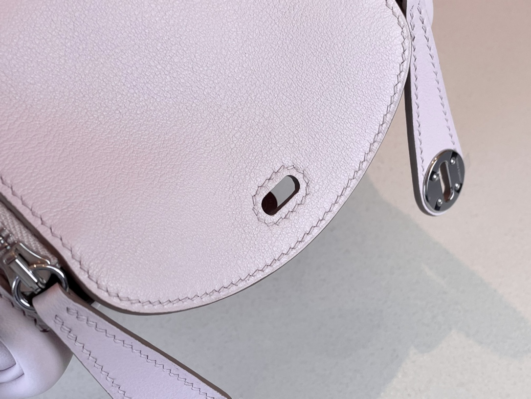 H**mes lindy 19-swift