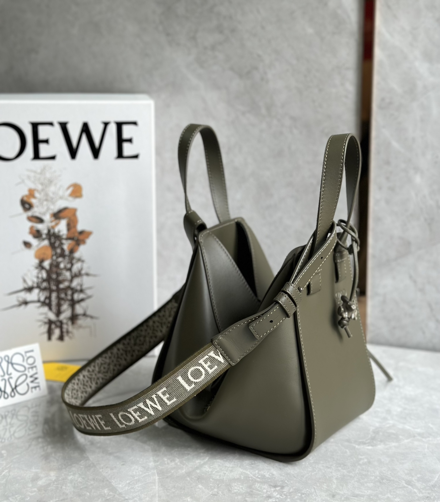 Loewe Hammock Bag-19.5*14.4*20.8CM