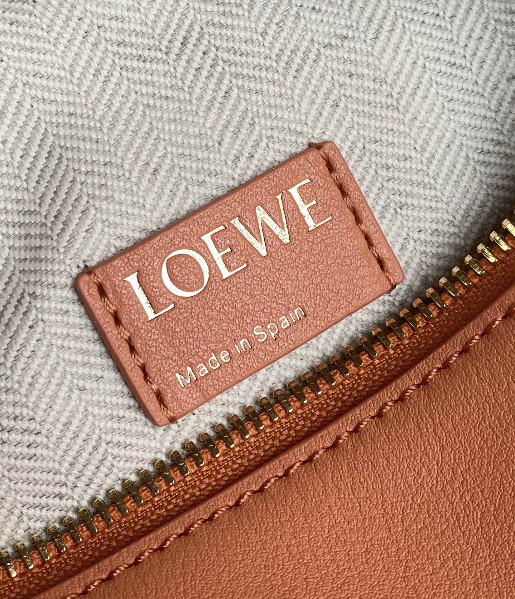 Loewe Cubi Bag-20.5×17×12.5CM