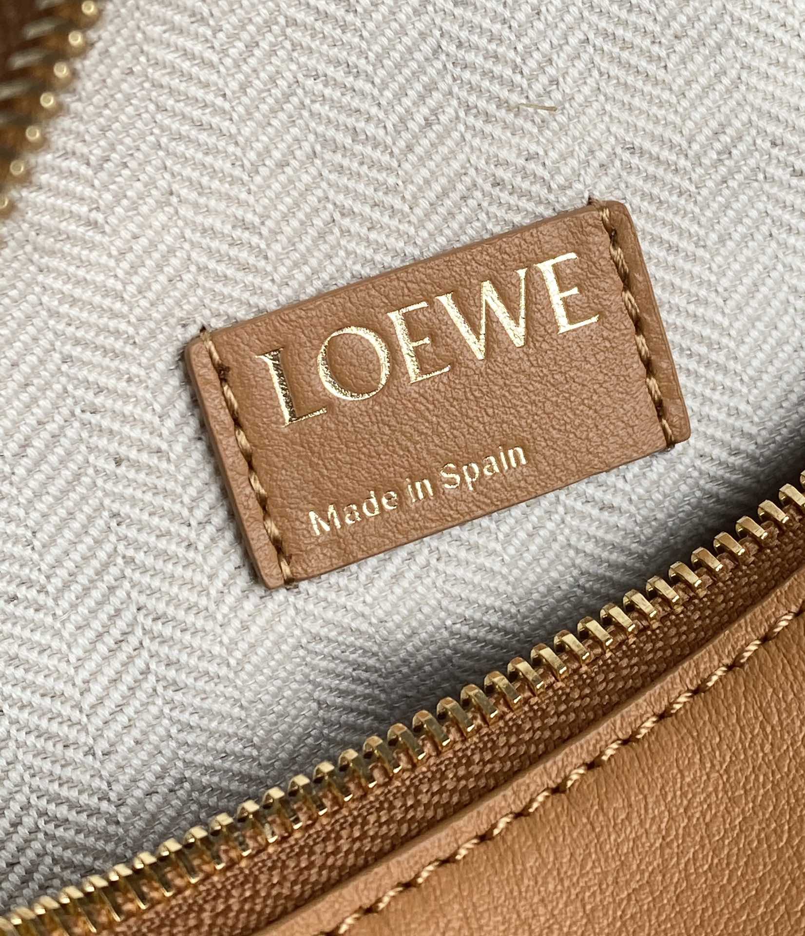 Loewe Cubi Bag-20.5×17×12.5CM