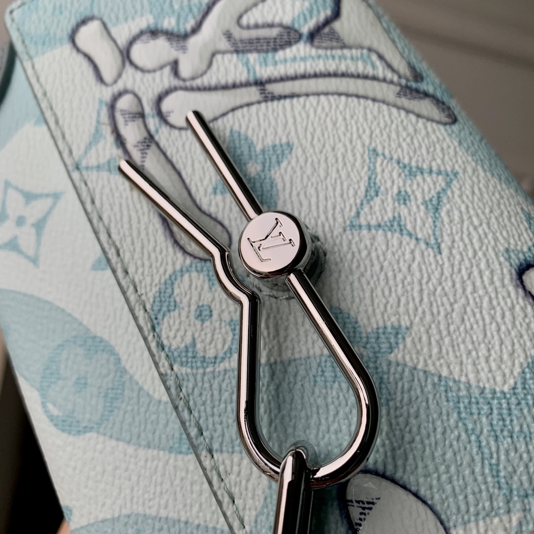 l**is V*t*nsteamer bag-18x 11x 6.5cm