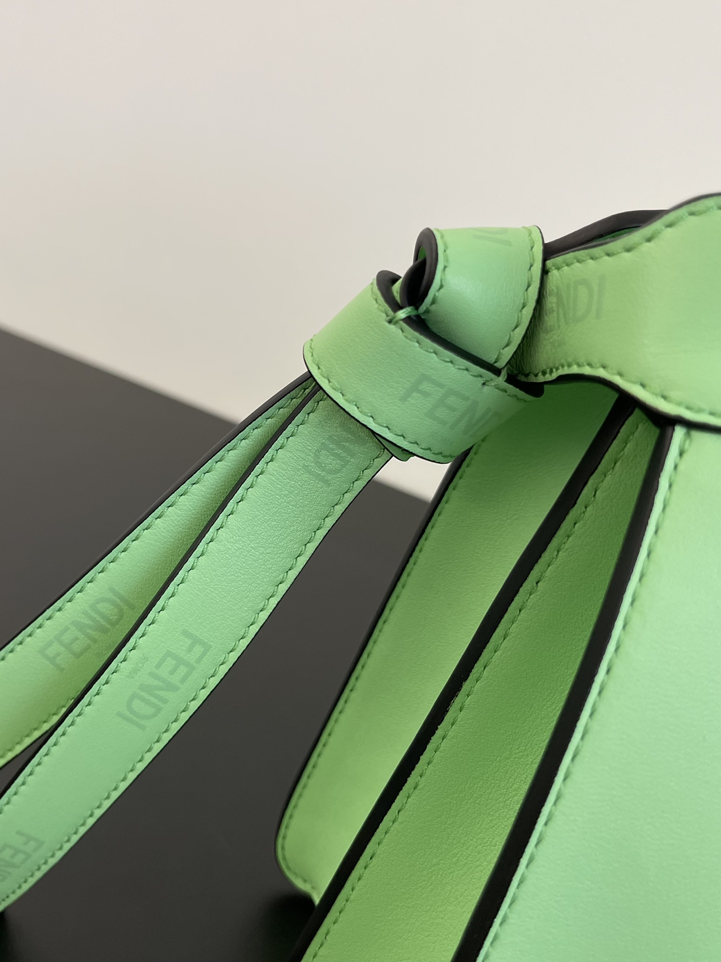 F**di peekaboo-27x21x9.5cm