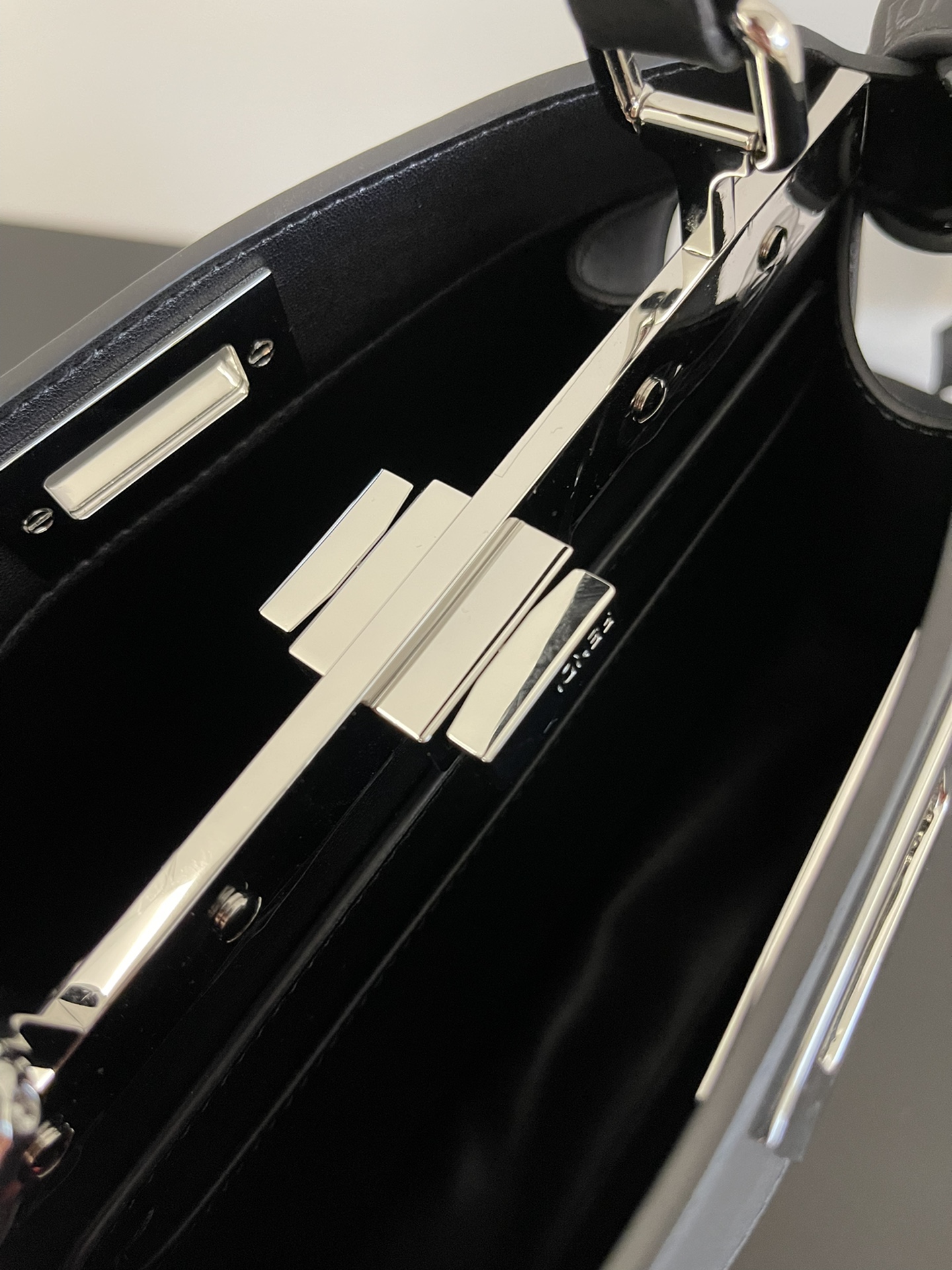 F**di peekaboo-27x21x9.5cm