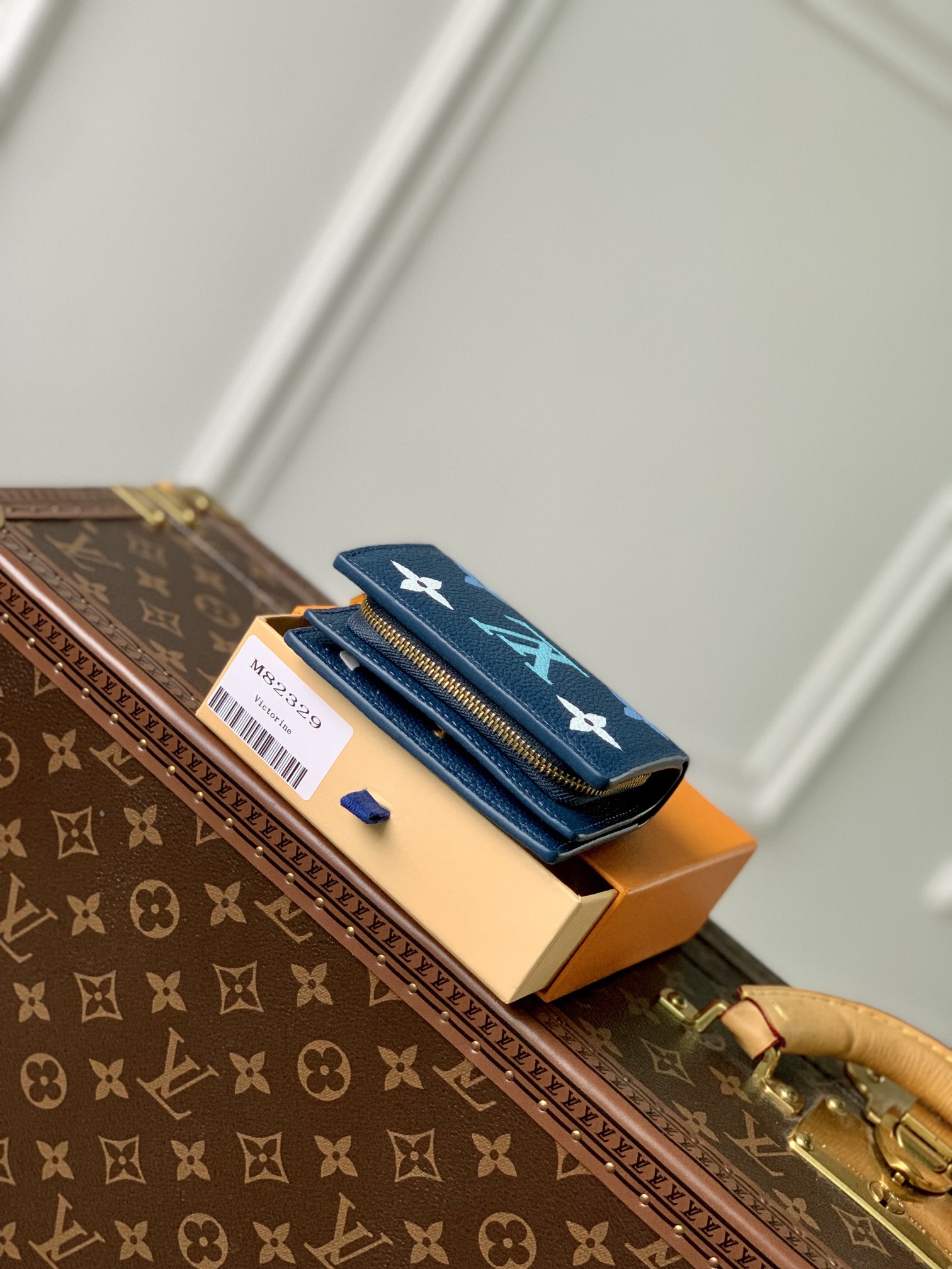 l**is V*t*n cléa wallet-11*8.5*3.5cm