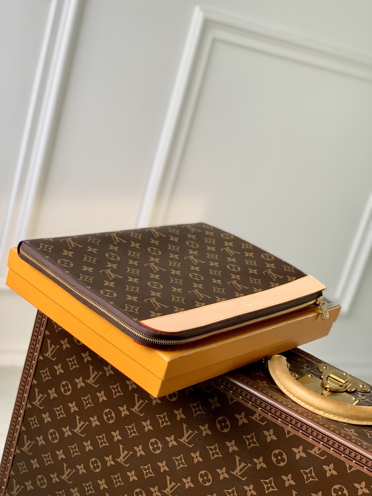 l**is V*t*n pochette jour-m82540-35 x 25 x 2.8cm