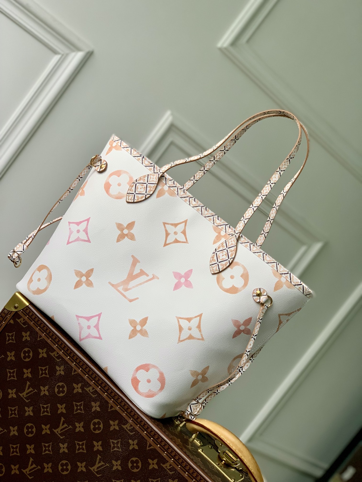 l**is V*t*n neverful m21733-32*29*17cm