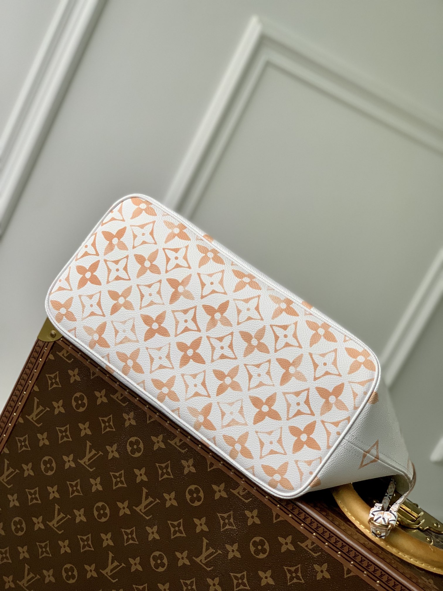 l**is V*t*n neverful m21733-32*29*17cm