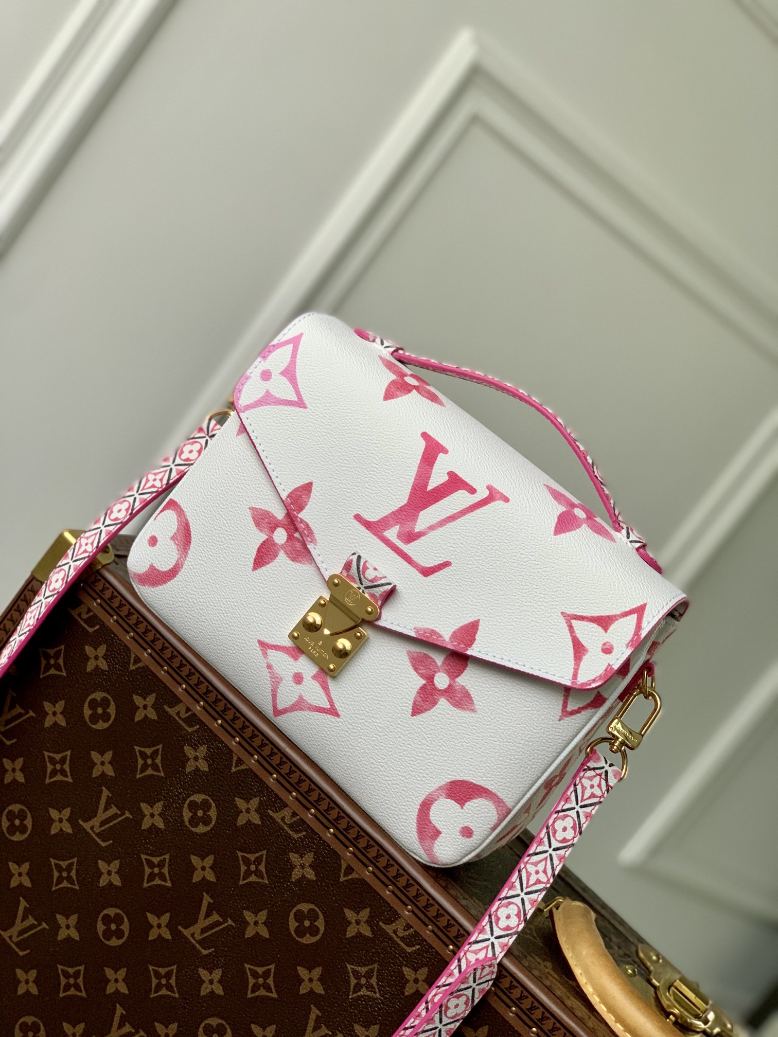 l**is V*t*n pochette metis handbags-25*19*7cm