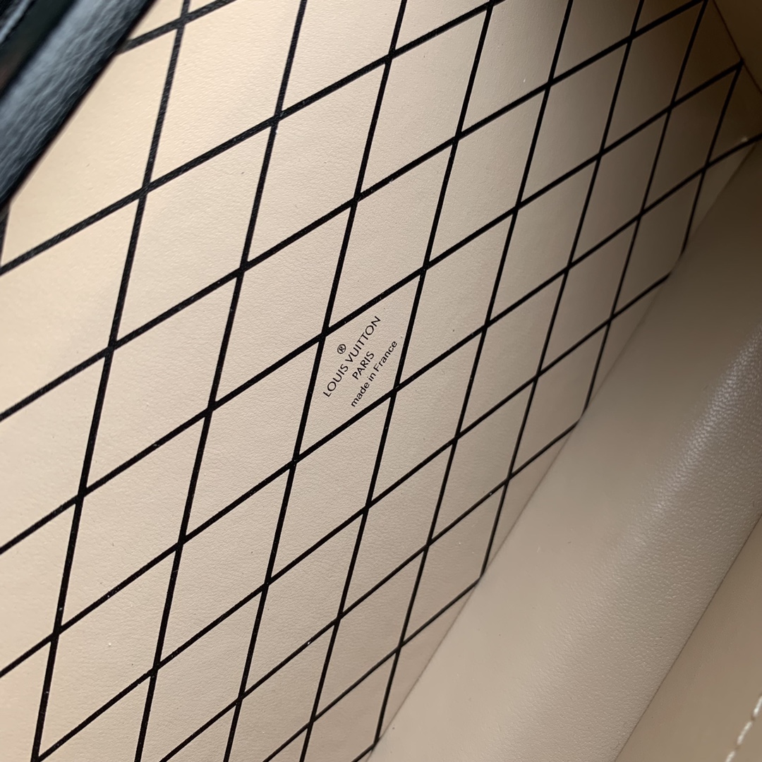 l**is V*t*n petite malle handbags-m22895-21 x 14 x 6cm