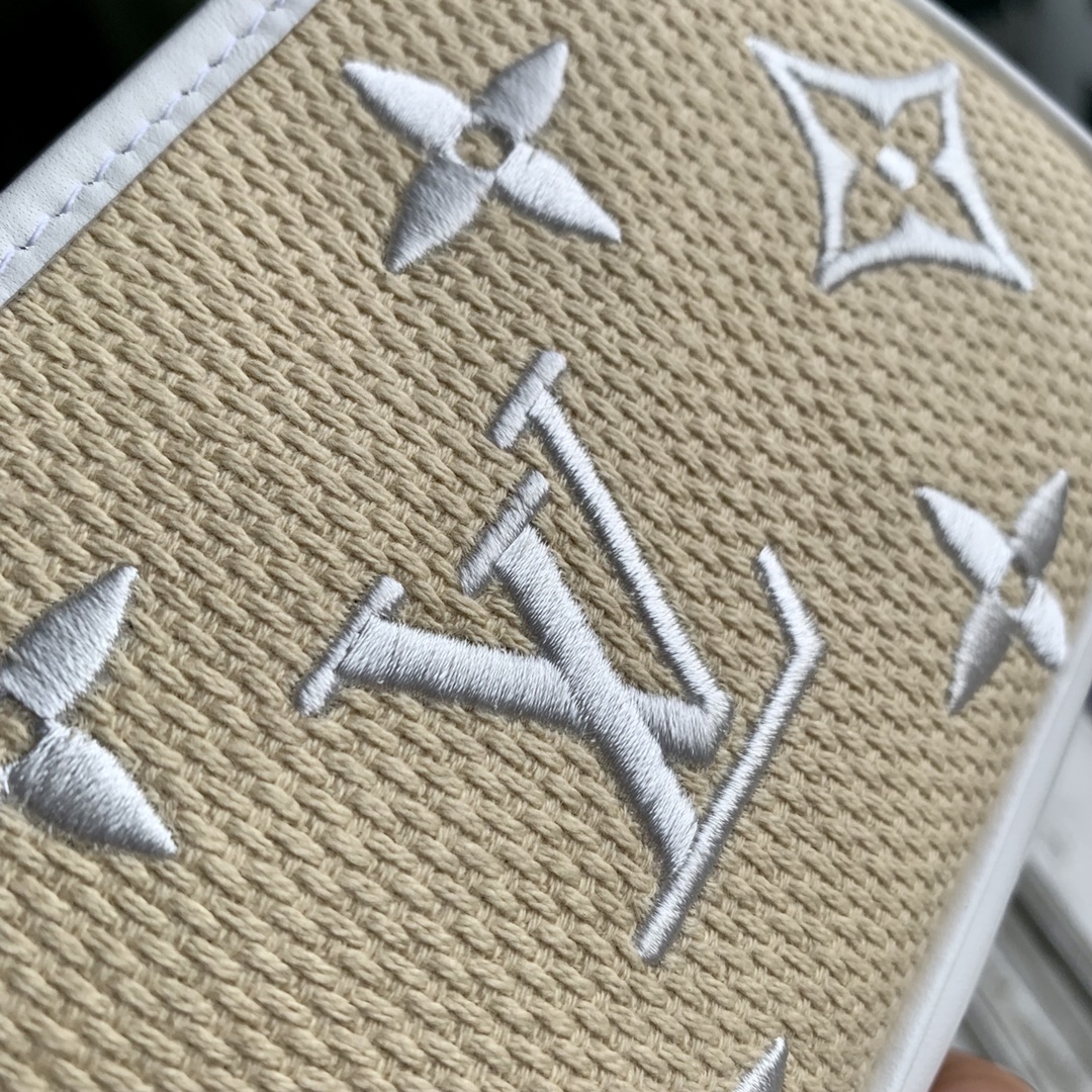 l**is V*t*n mini pochette accessories-15.5 x 10.5 x 4cm